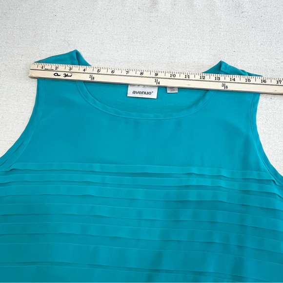 Avenue Turquoise Sleeveless Women's Top - Size 14/16 - Picture 7 of 14